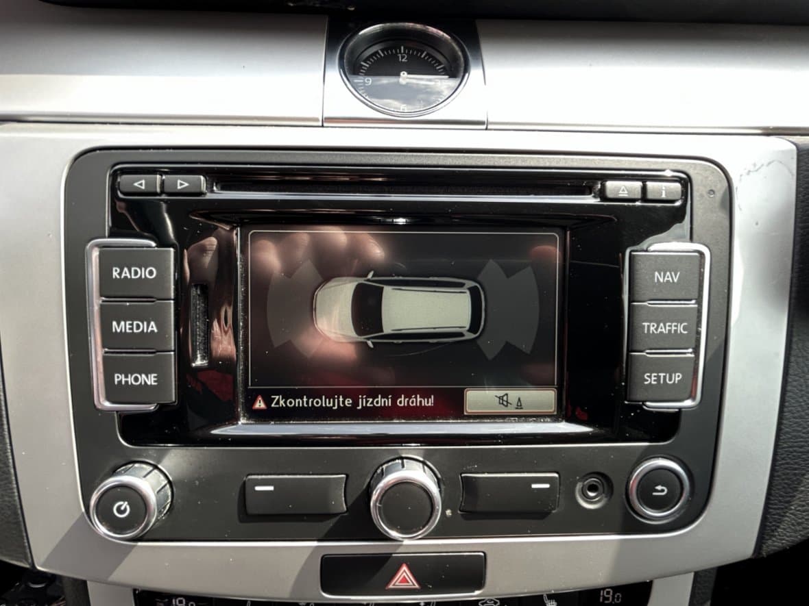 2014 Volkswagen PASSAT - 16