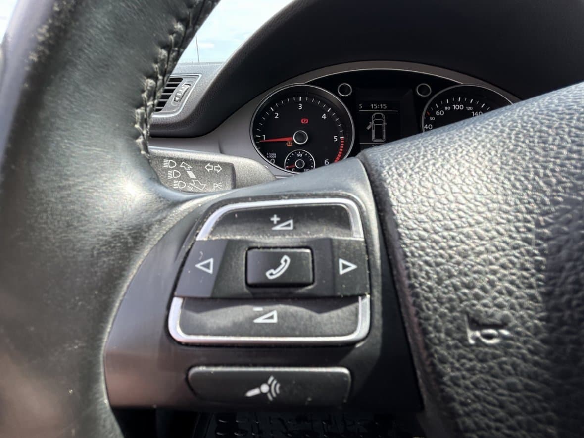 2014 Volkswagen PASSAT - 17