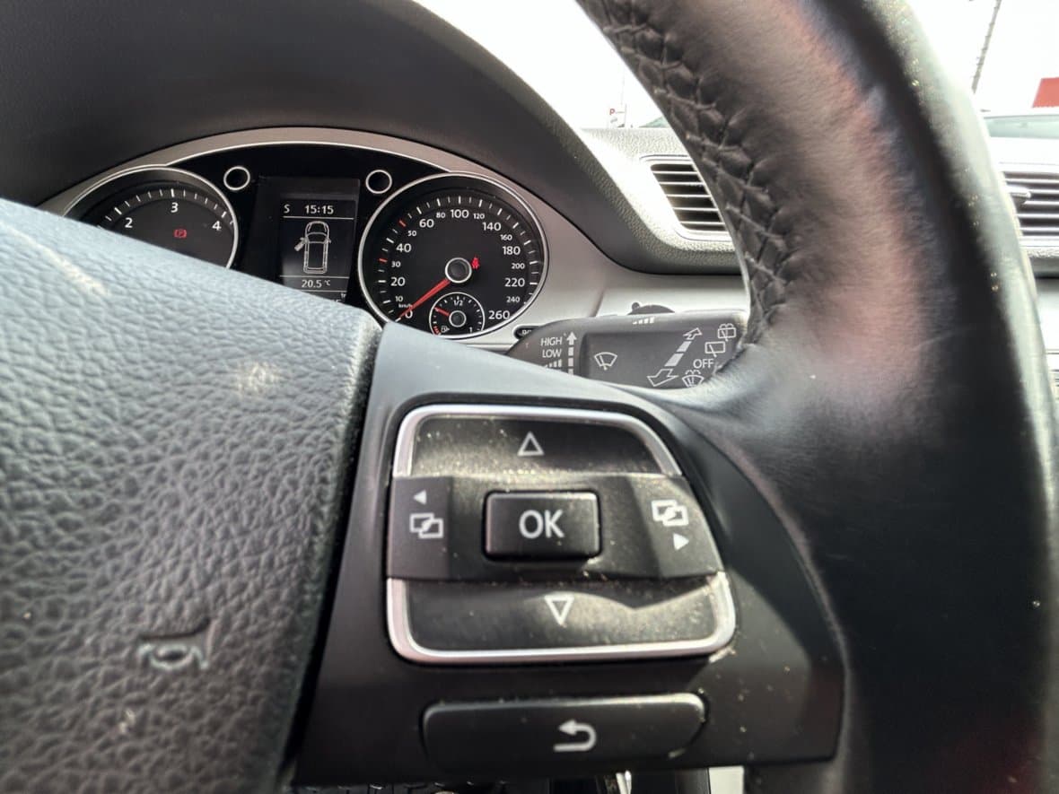 2014 Volkswagen PASSAT - 18