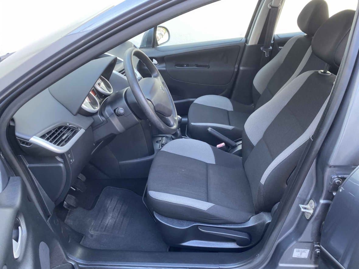 2009 Peugeot 207 - 9
