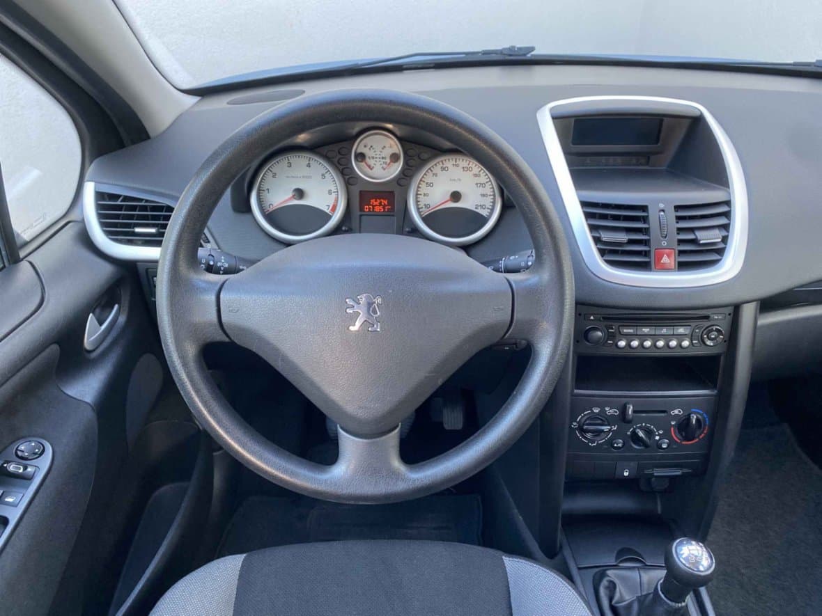 2009 Peugeot 207 - 11
