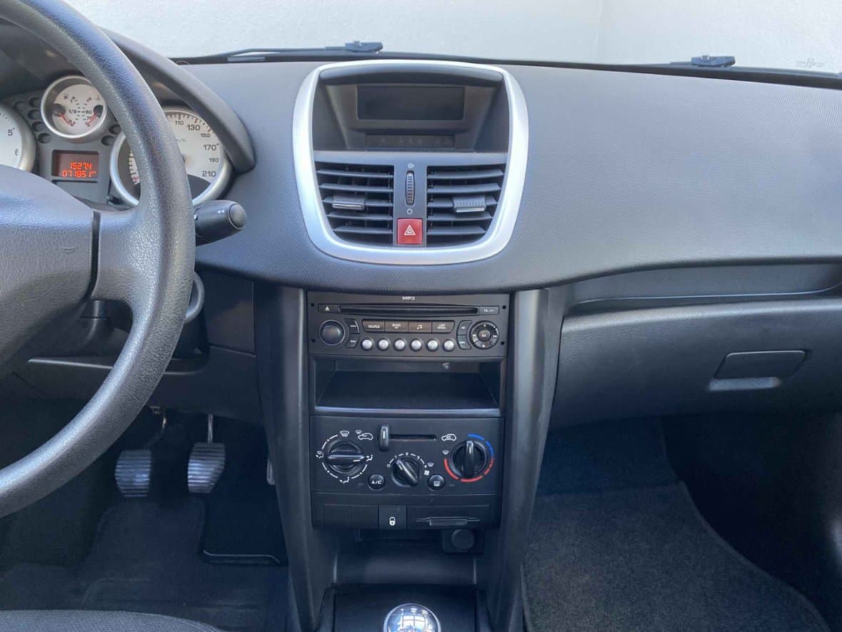 2009 Peugeot 207 - 12