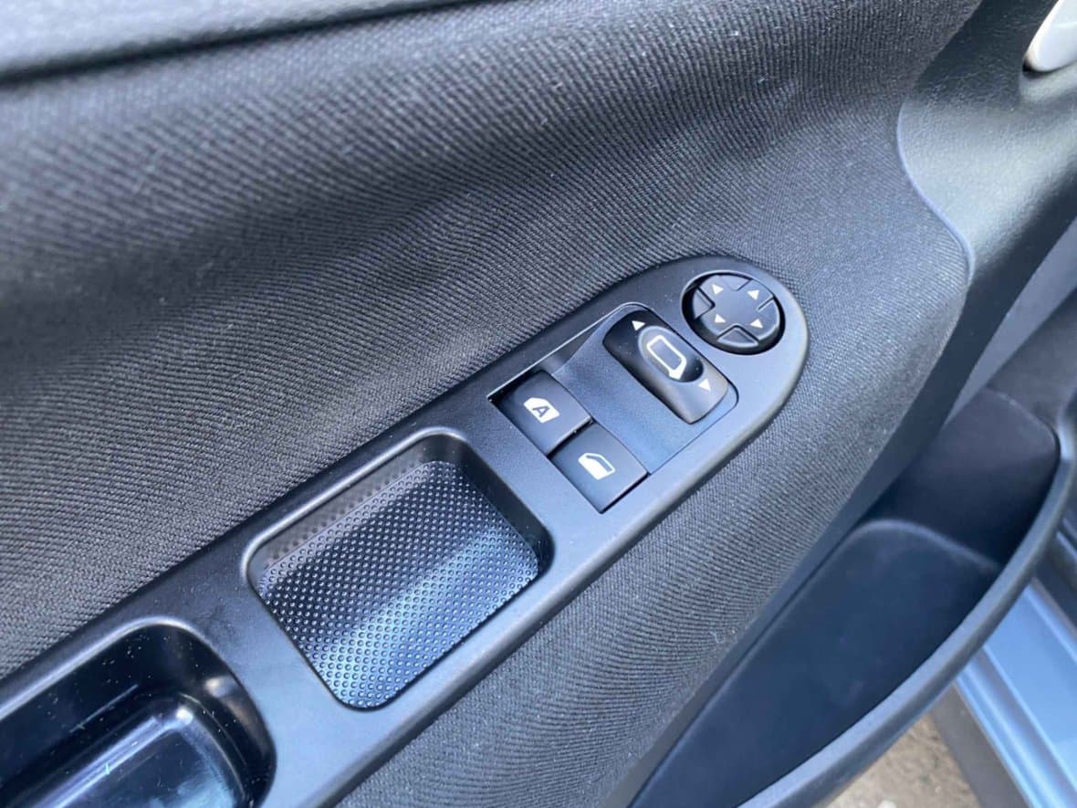 2009 Peugeot 207 - 13
