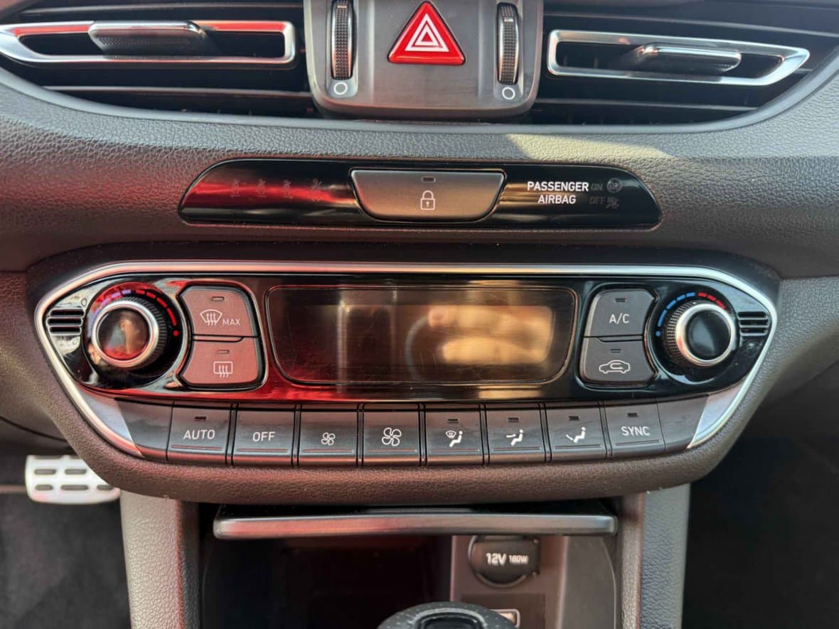 2022 Hyundai i30 - 14