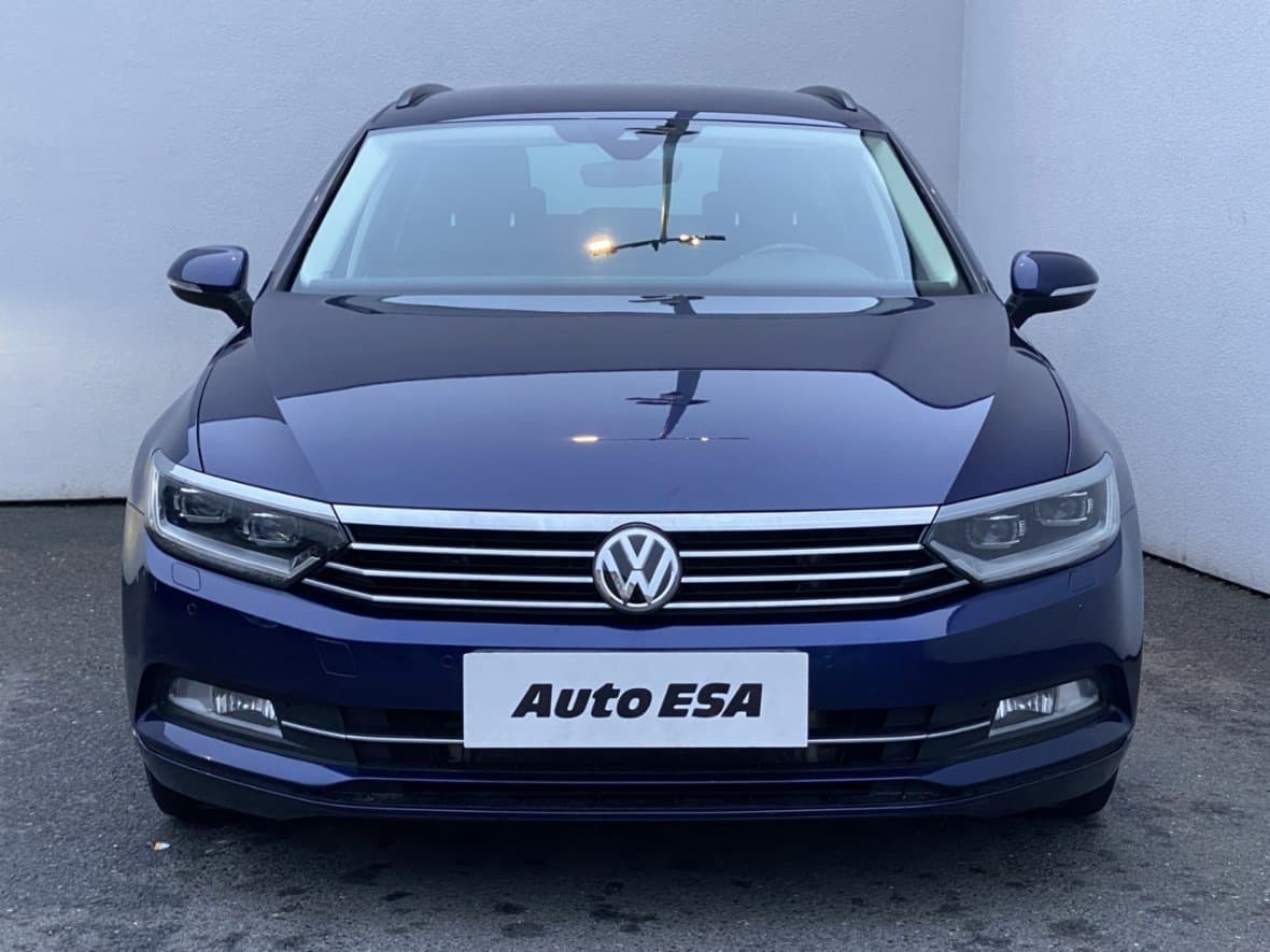 2018 Volkswagen PASSAT - 2