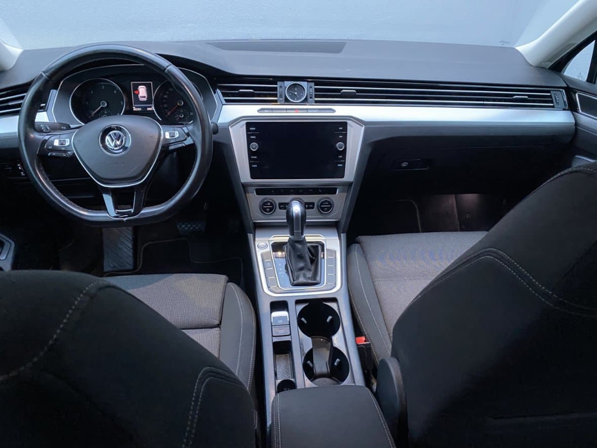 2018 Volkswagen PASSAT - 8