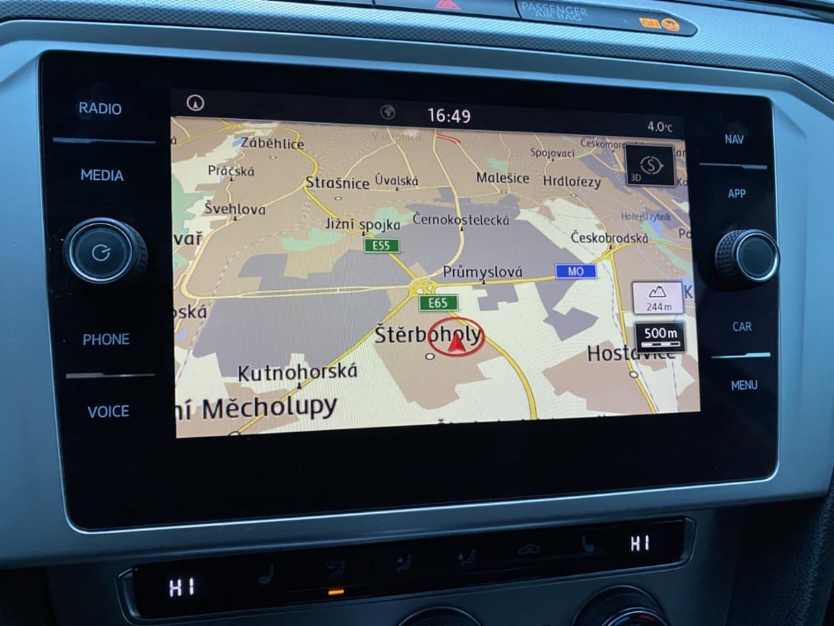2018 Volkswagen PASSAT - 16