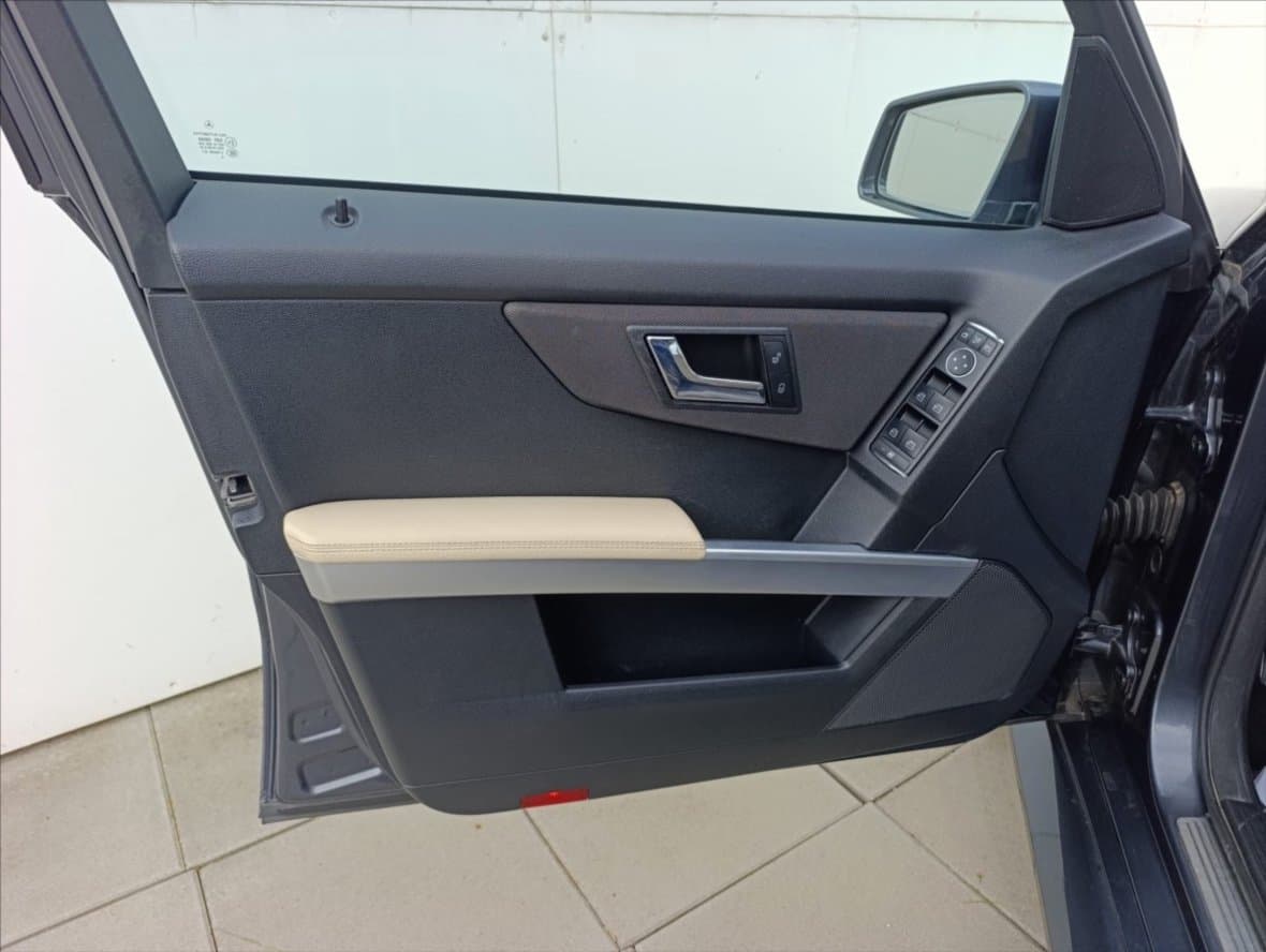 2010 Mercedes-Benz GLK - 12