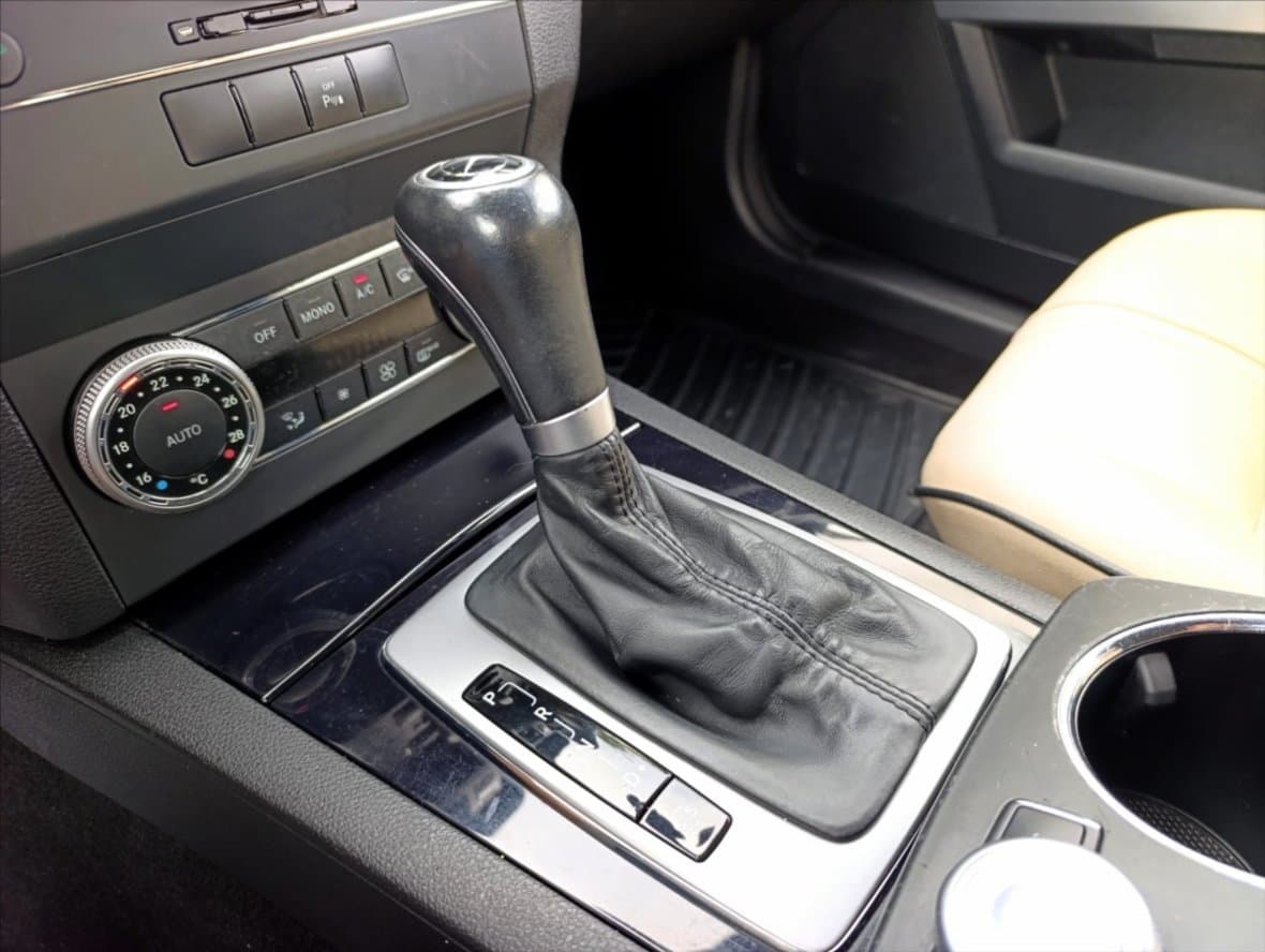 2010 Mercedes-Benz GLK - 18