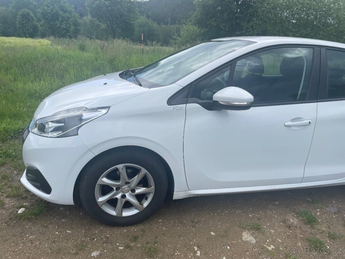 2016 Peugeot 208 - 7