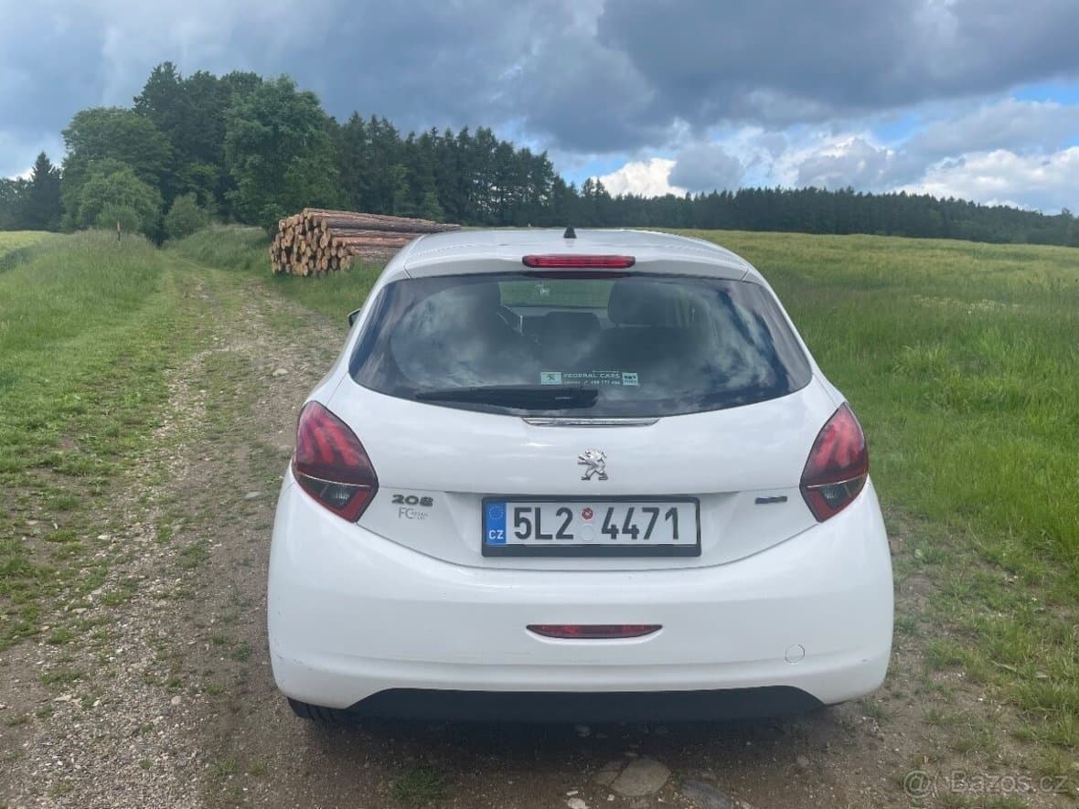 2016 Peugeot 208 - 9