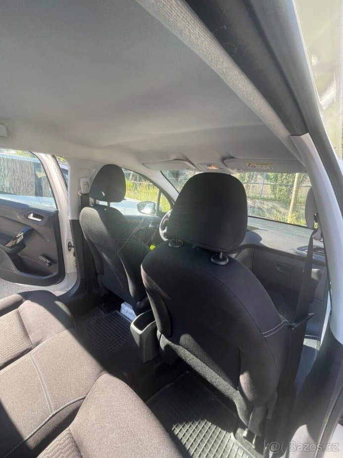 2016 Peugeot 208 - 12