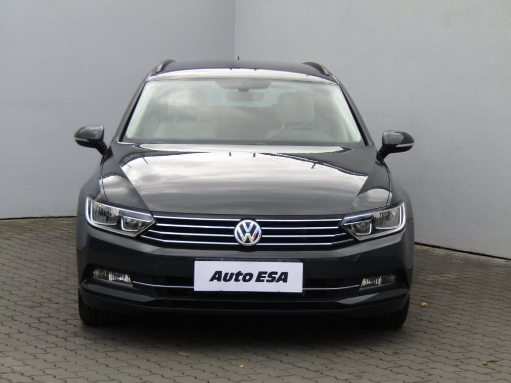 2018 Volkswagen PASSAT - 2