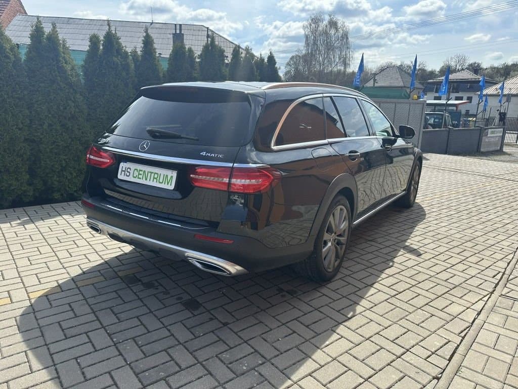 2019 Mercedes-Benz E-CLASS - 3