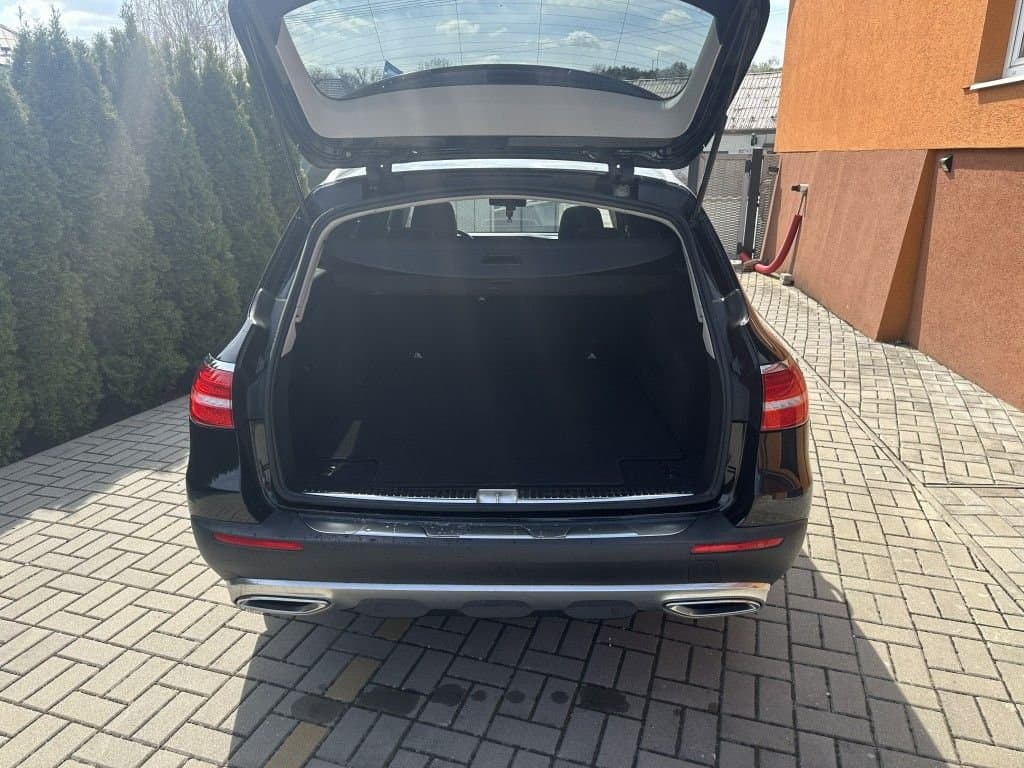 2019 Mercedes-Benz E-CLASS - 5