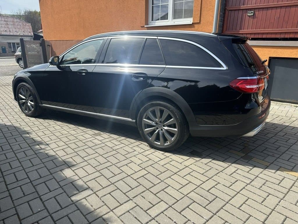 2019 Mercedes-Benz E-CLASS - 8