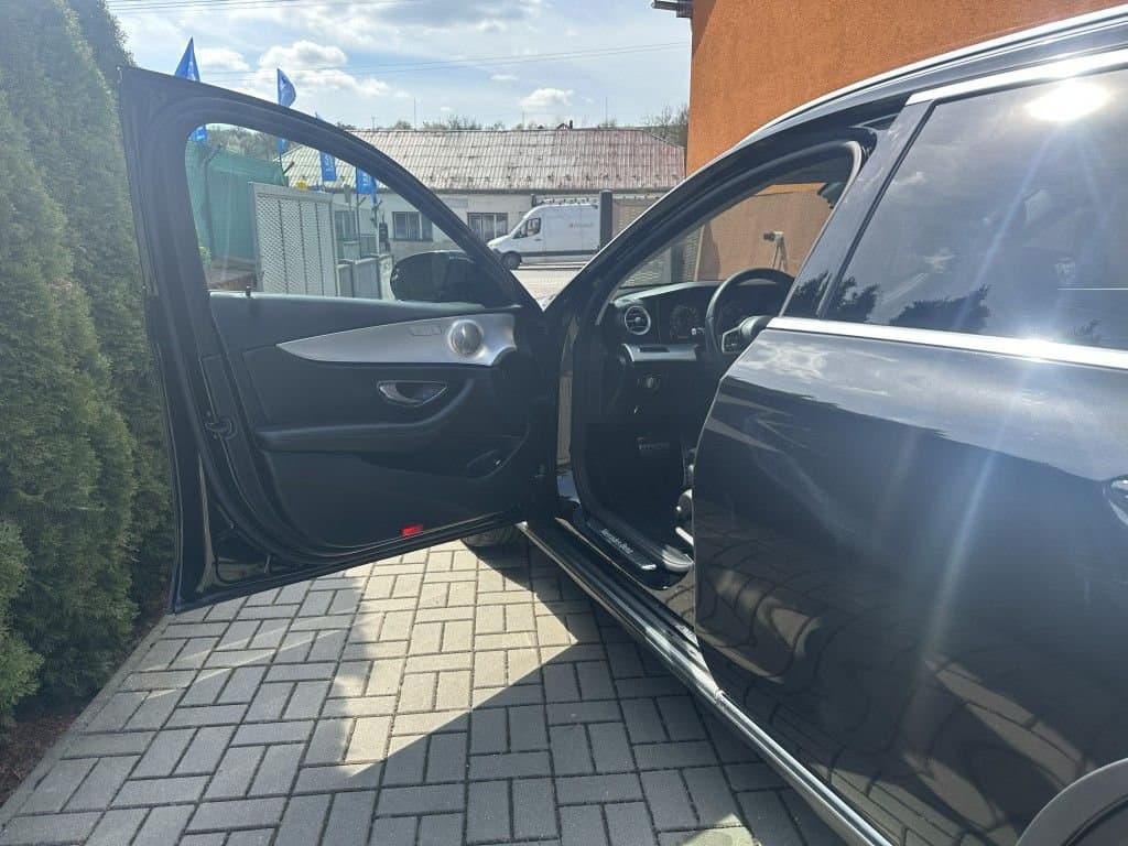 2019 Mercedes-Benz E-CLASS - 15