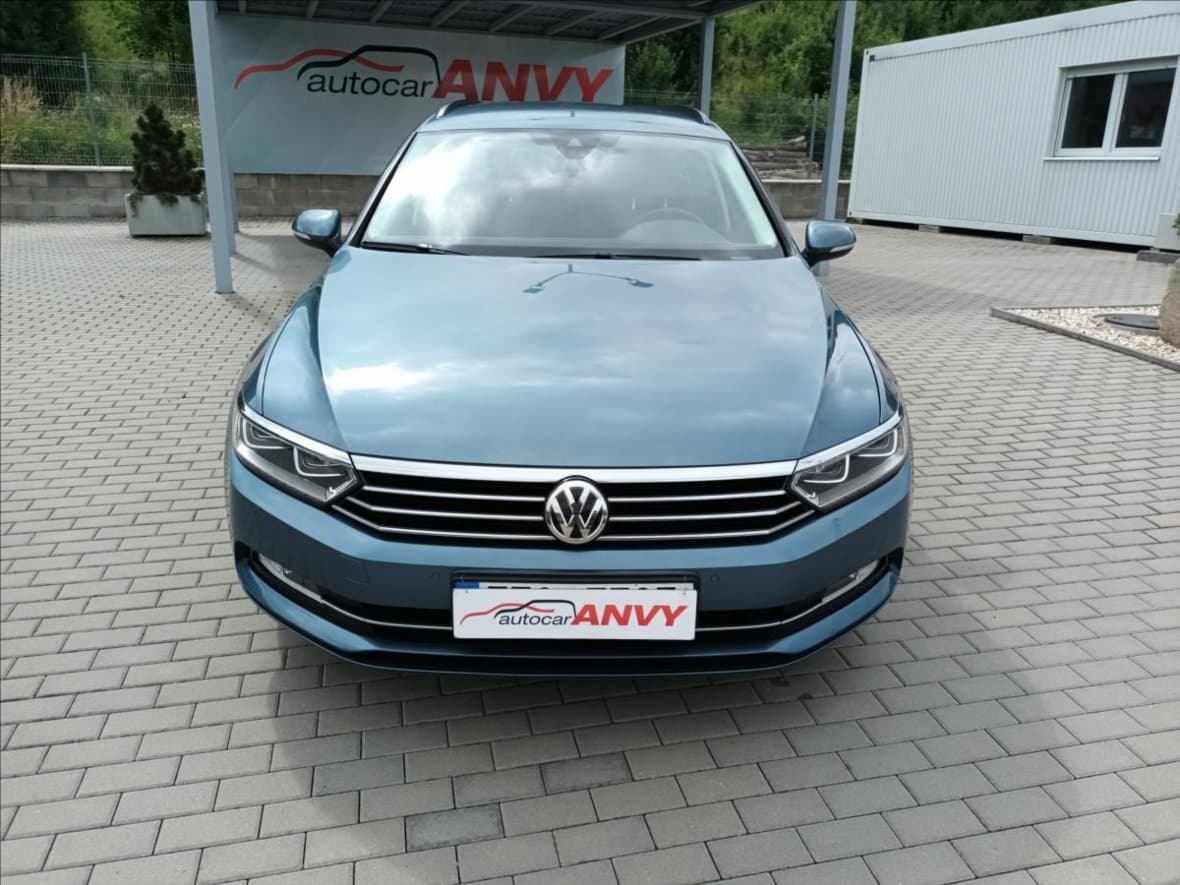 2018 Volkswagen PASSAT - 2