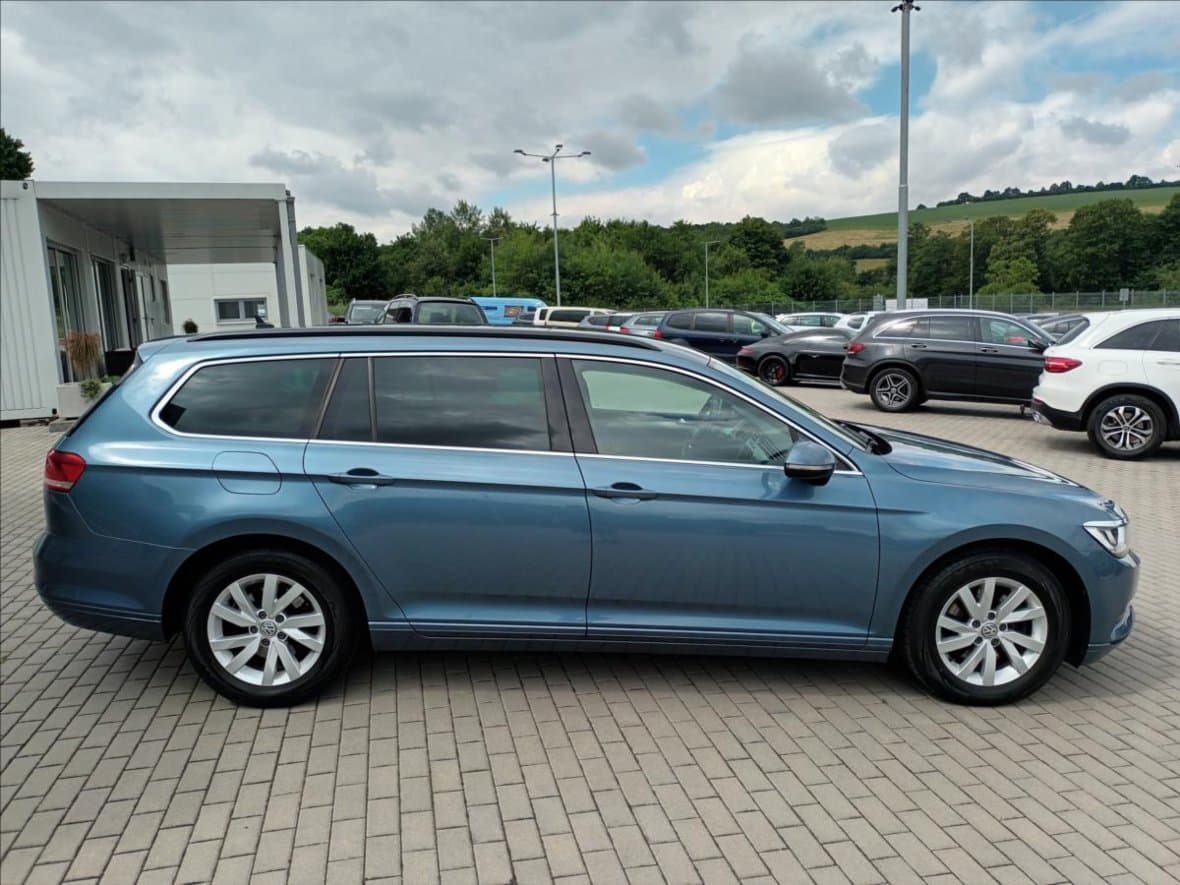 2018 Volkswagen PASSAT - 4