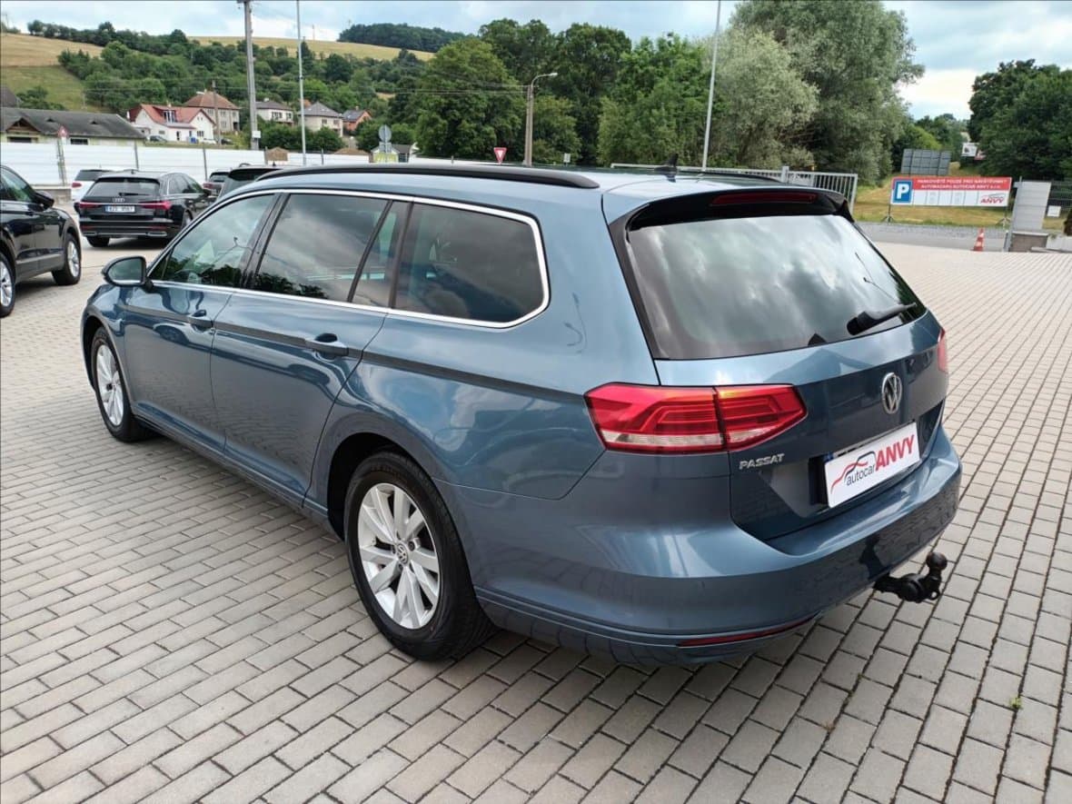 2018 Volkswagen PASSAT - 7
