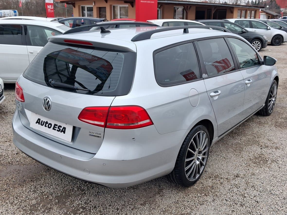 2012 Volkswagen PASSAT - 4