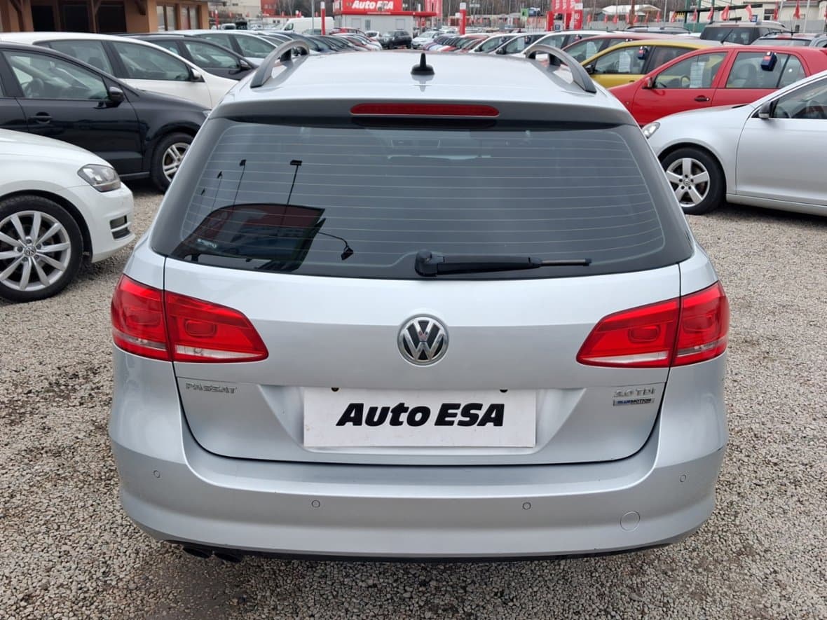 2012 Volkswagen PASSAT - 5