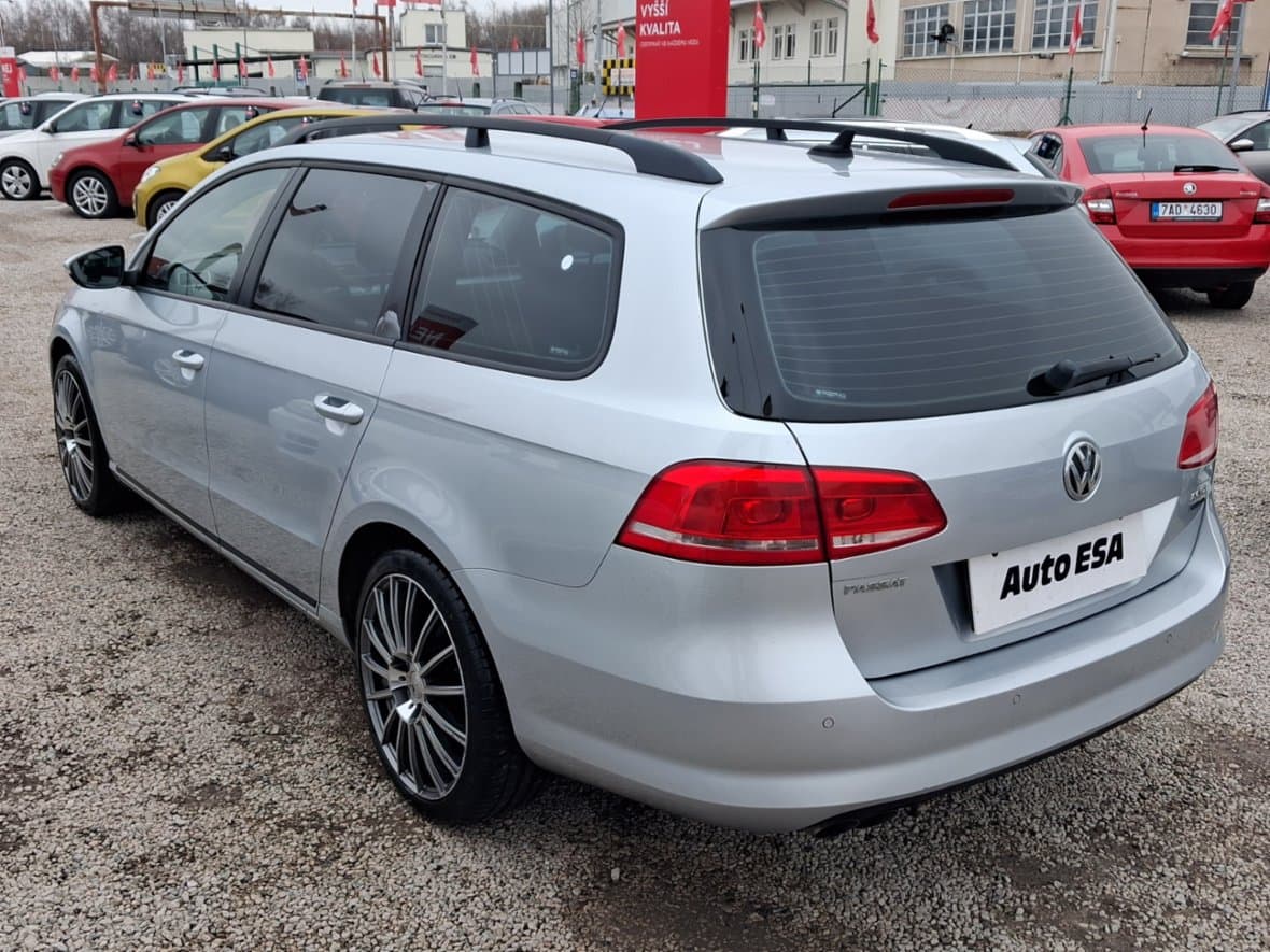 2012 Volkswagen PASSAT - 6