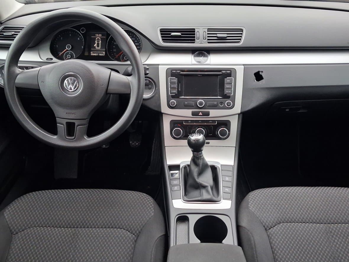 2012 Volkswagen PASSAT - 8