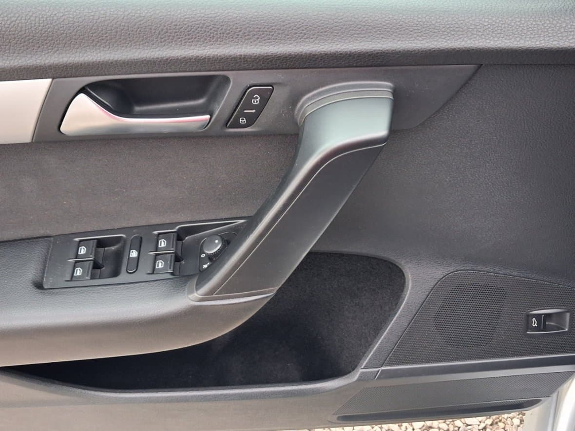2012 Volkswagen PASSAT - 11