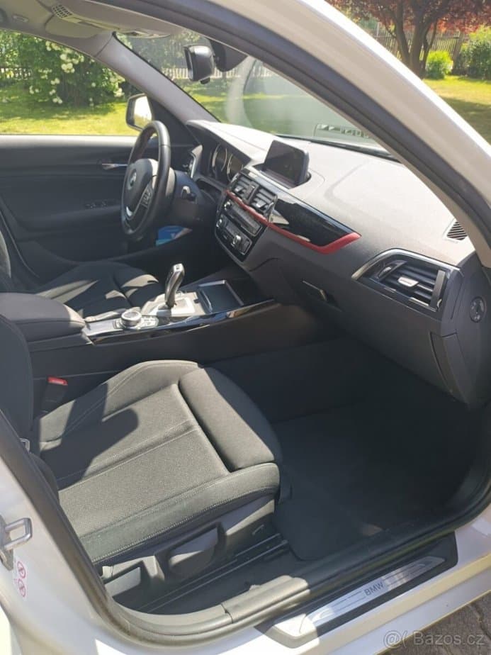 2018 BMW 1-SERIES - 25