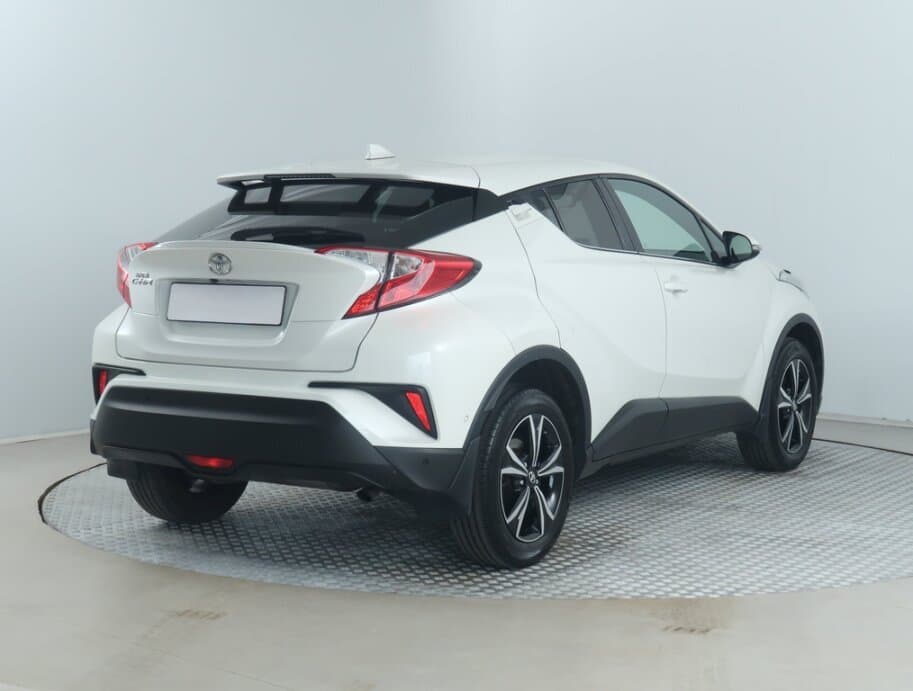 2017 Toyota C-HR - 7