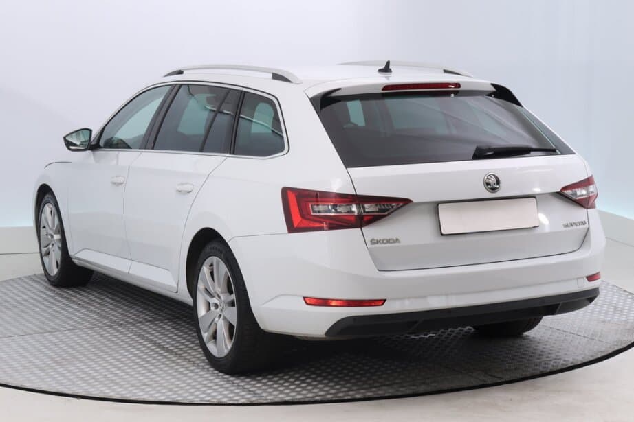 2018 Škoda SUPERB - 5