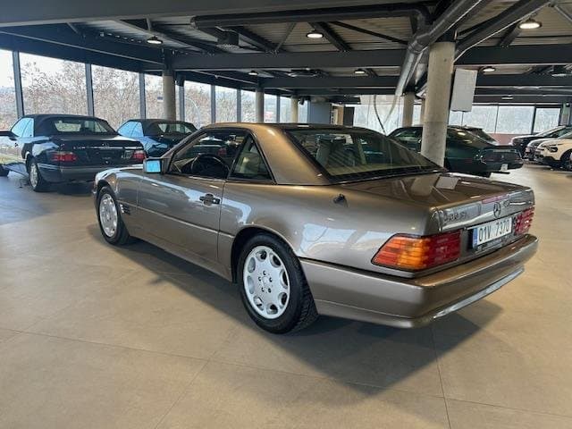 1990 Mercedes-Benz SL - 11