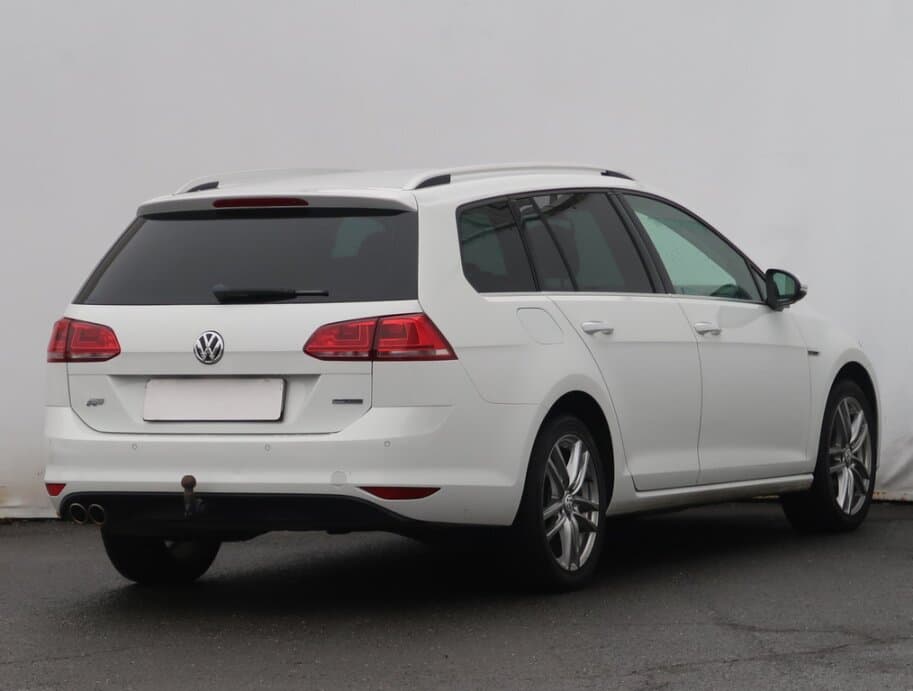 2014 Volkswagen Golf - 7