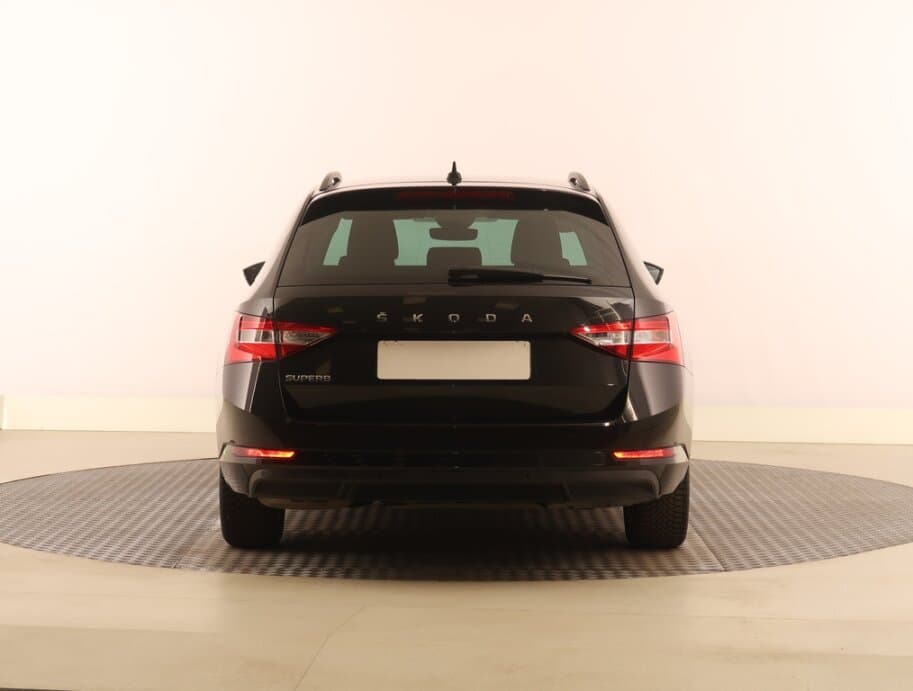 2022 Škoda SUPERB - 6