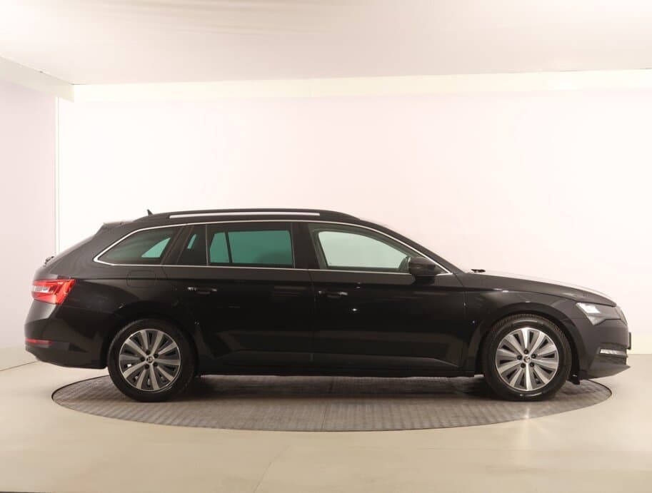 2022 Škoda SUPERB - 8