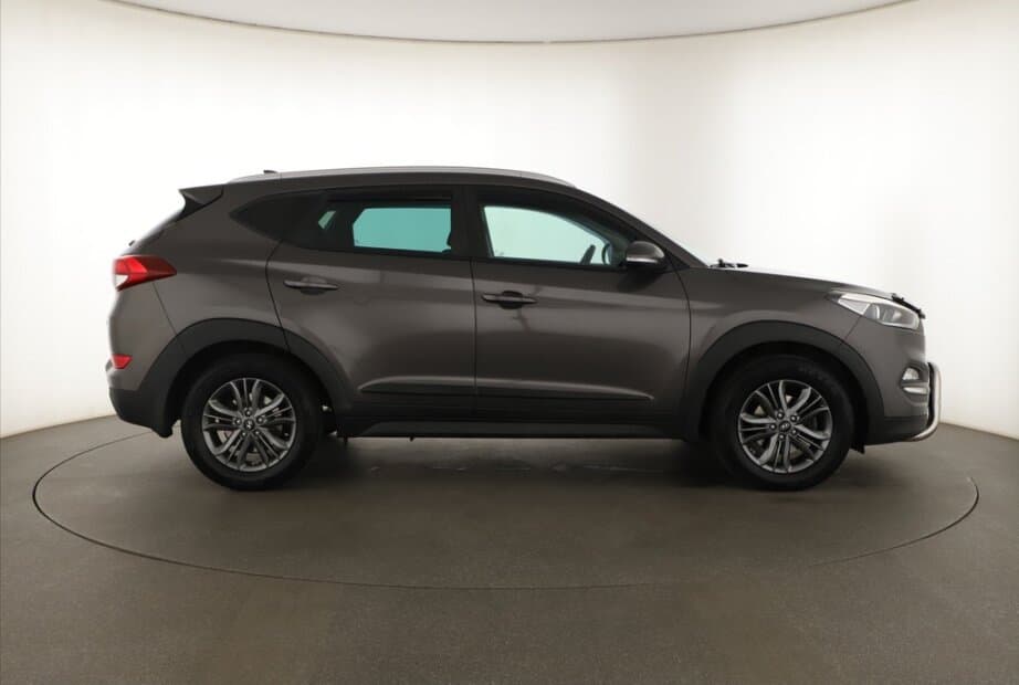 2016 Hyundai TUCSON - 8