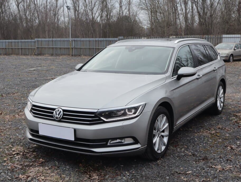 2016 Volkswagen PASSAT - 3