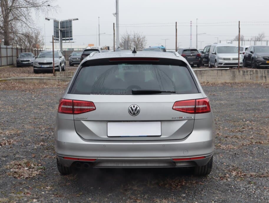 2016 Volkswagen PASSAT - 6