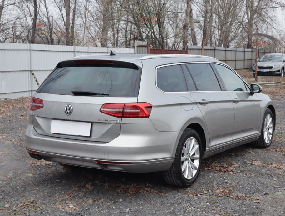 2016 Volkswagen PASSAT - 7