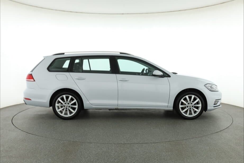 2018 Volkswagen GOLF - 8
