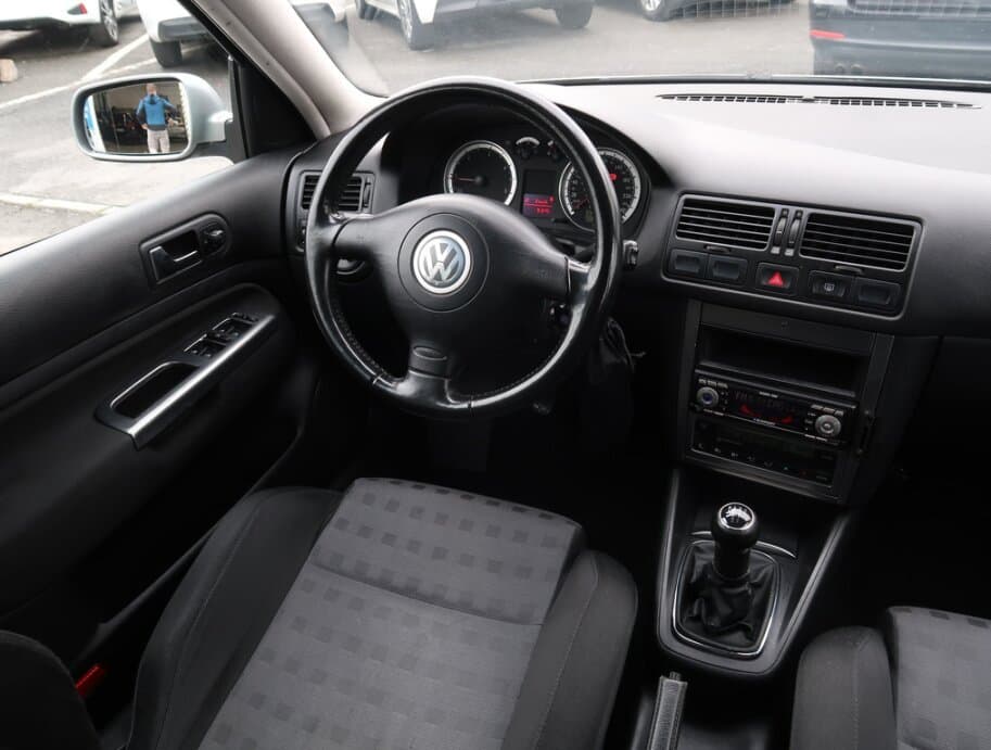 2006 Volkswagen GOLF - 9