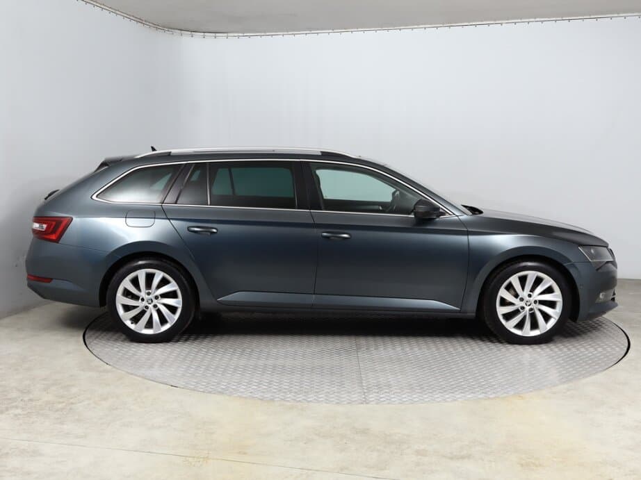 2016 Škoda SUPERB - 8
