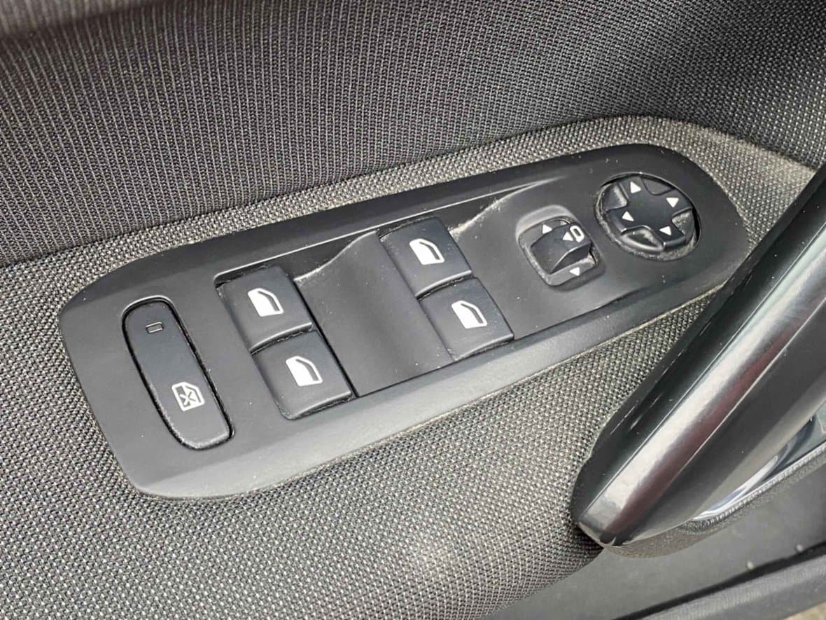 2017 Peugeot 308 - 11