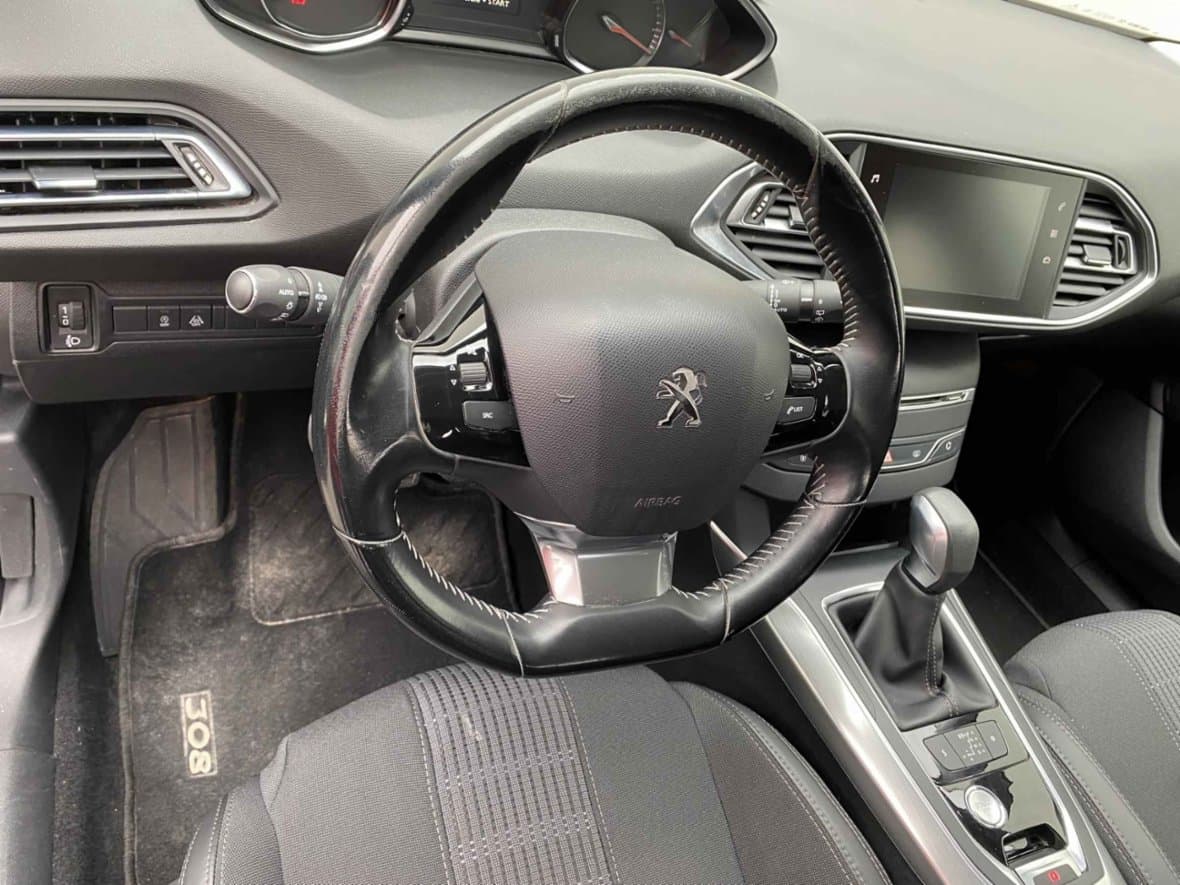 2017 Peugeot 308 - 12