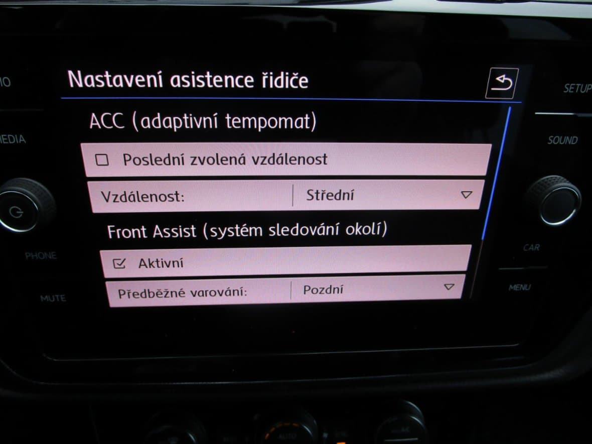 2018 Volkswagen Touran - 15