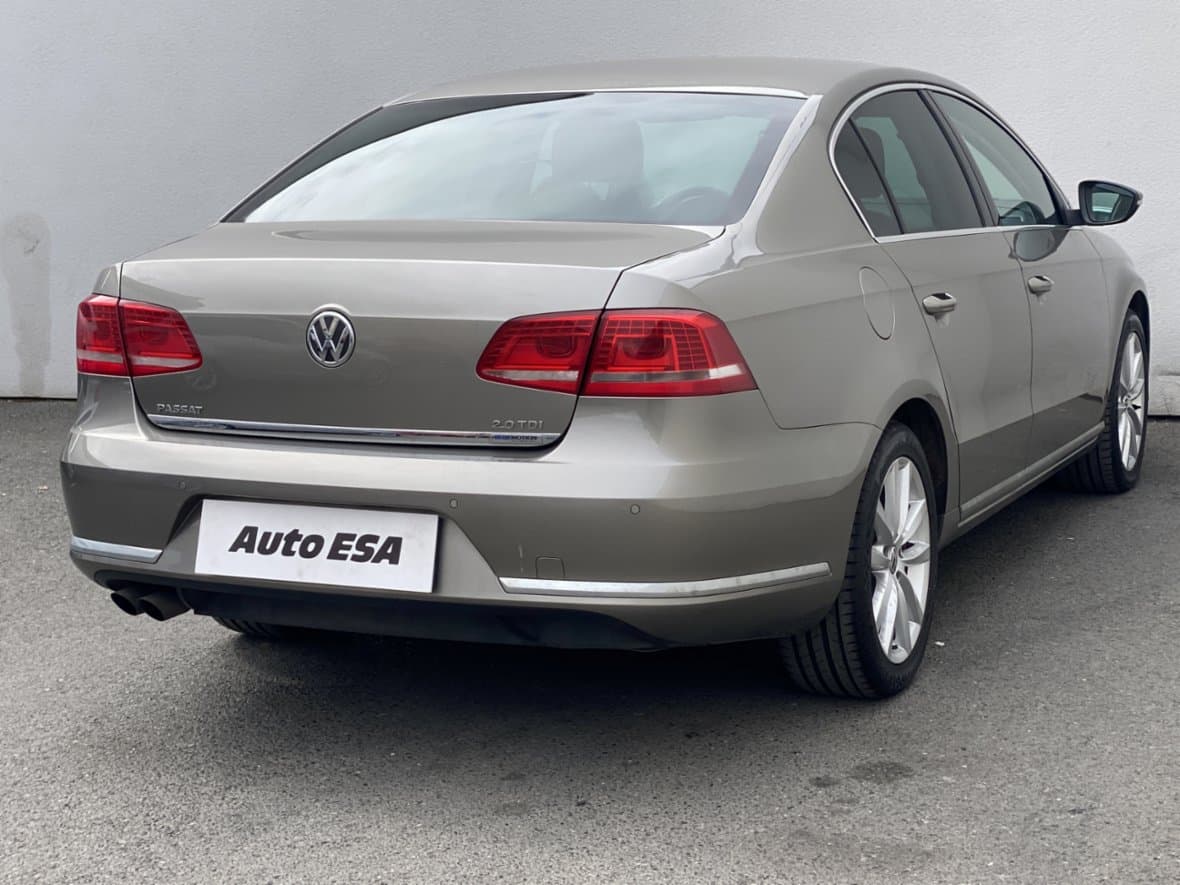 2013 Volkswagen PASSAT - 4