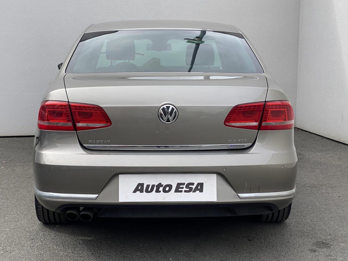 2013 Volkswagen PASSAT - 5