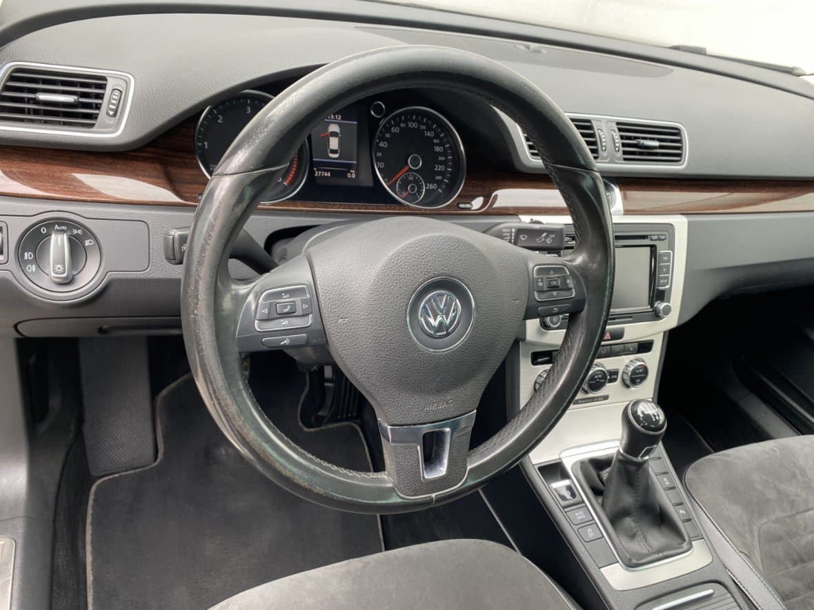 2013 Volkswagen PASSAT - 12