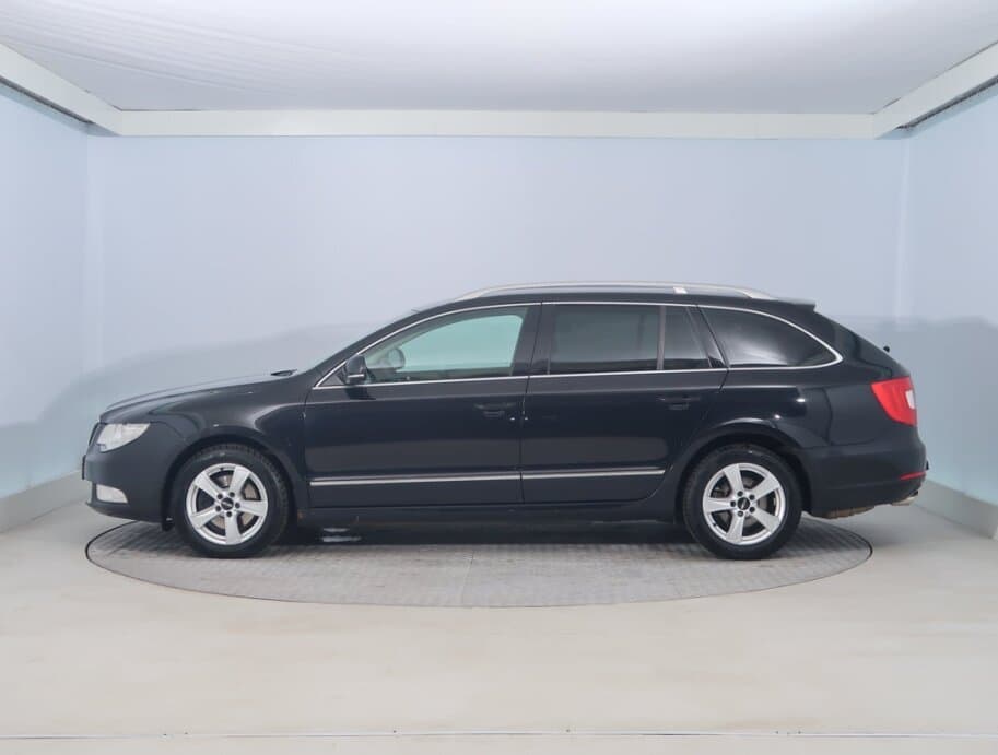 2011 Škoda SUPERB - 4